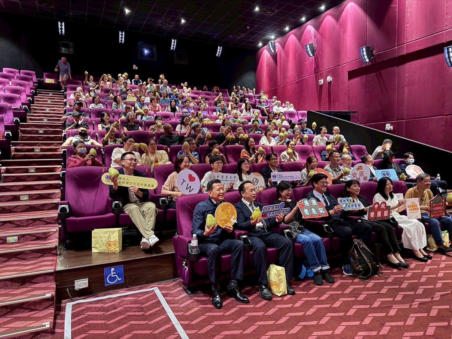 《看不見的國家》紀錄片特映會—透過影像認識臺灣民主發展，凝聚港澳朋友的情誼